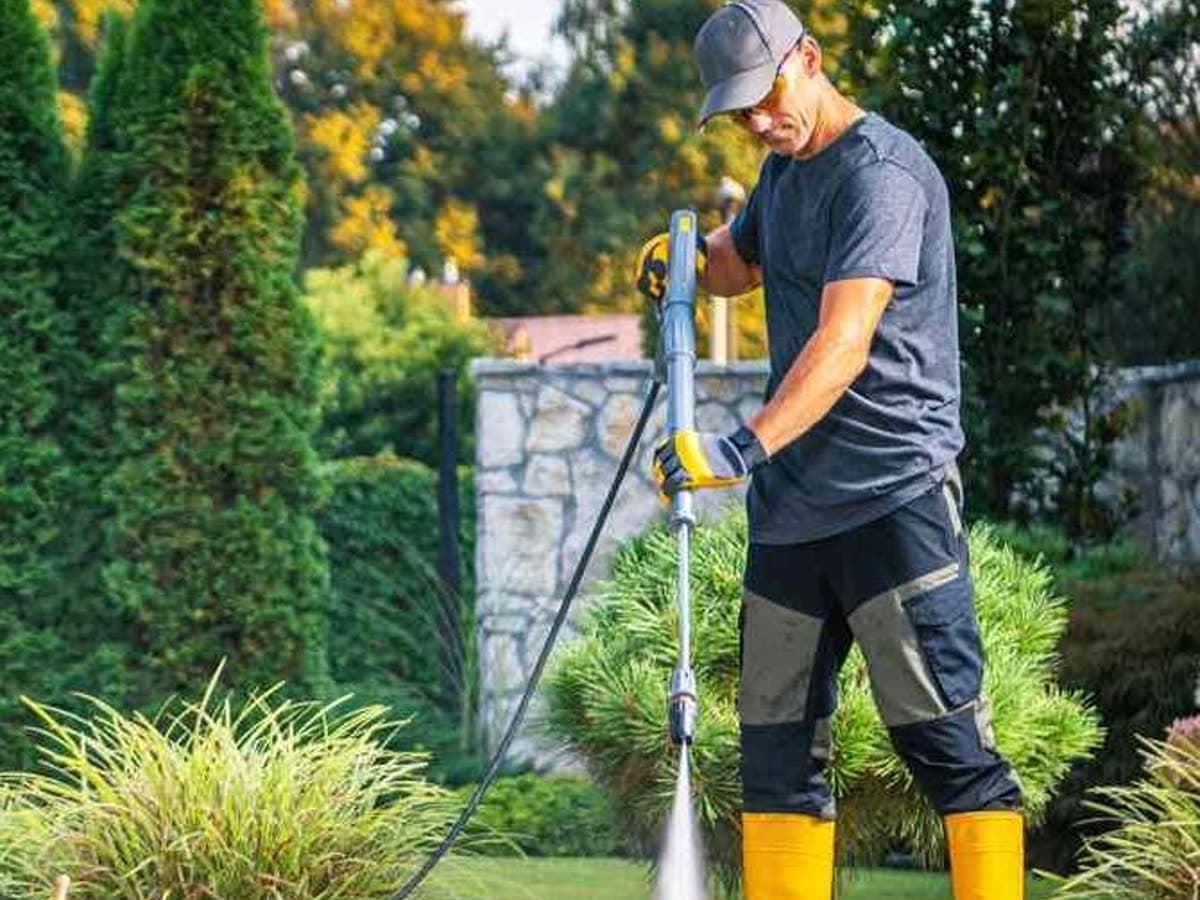Pressure Washing business at work